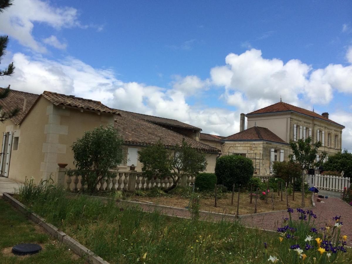 Bed and Breakfast Chateau Couchebout Pugnac Экстерьер фото